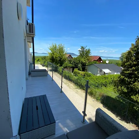 Azure Bay Apartmán *