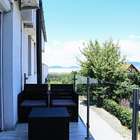 Azure Bay Apartmán